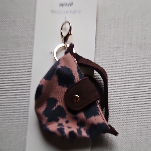 Aerie Leopard Pouchette Bag Charm - Picture 4 of 11